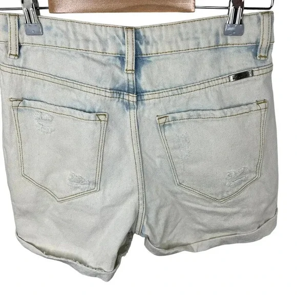 KanCan cuffed destroyed light wash shorts‎ - Picture 3 of 5
